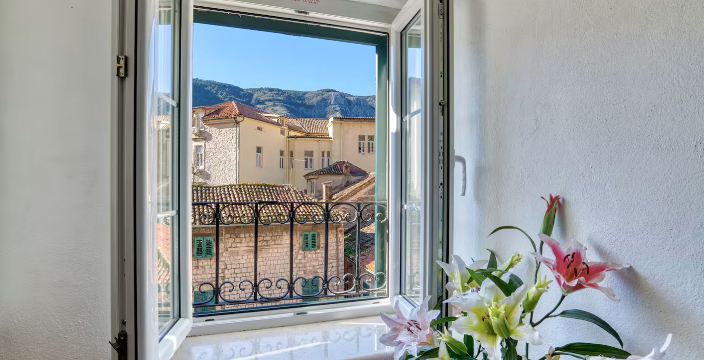 Artemis & Apollo Umbrella accommodation in Kotor Old Town – photo 1