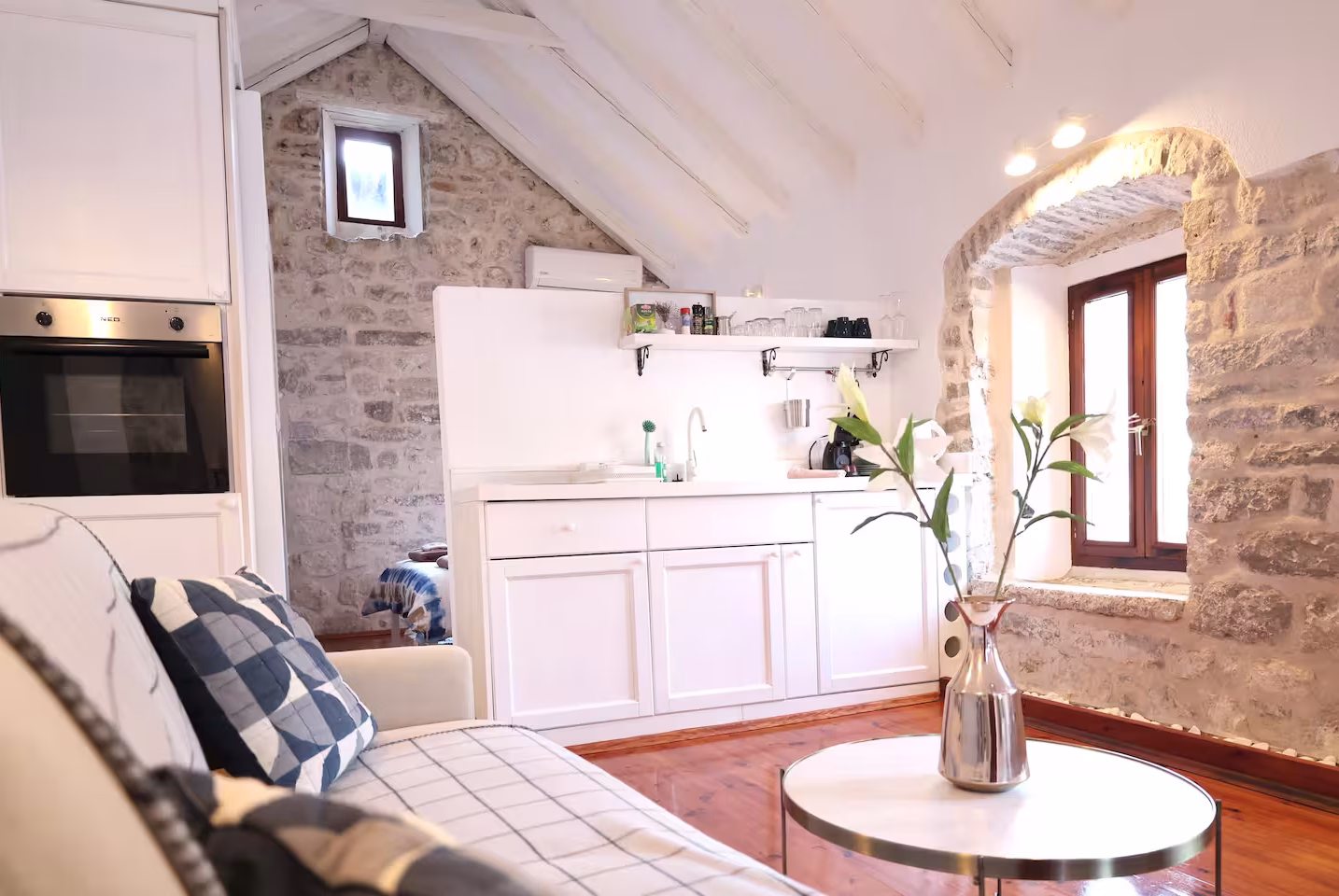 Greta accommodation in Kotor Old Town – photo 4
