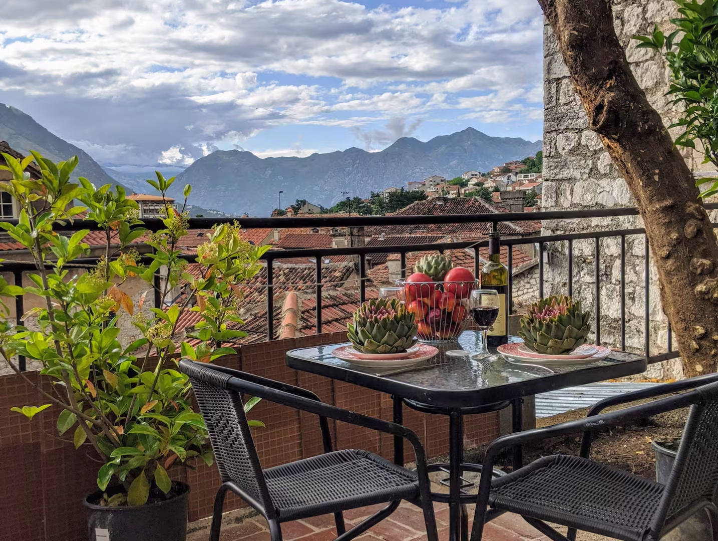 Garden accommodation in Kotor Old Town – photo 6