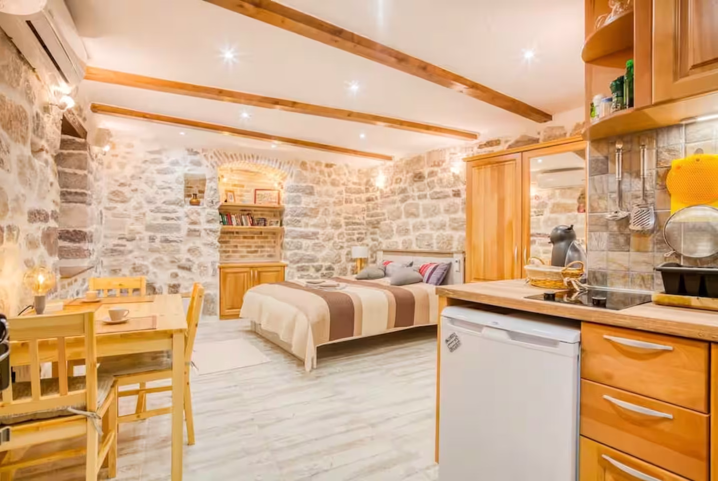 Bagus Tiga accommodation in Kotor Old Town – photo 7