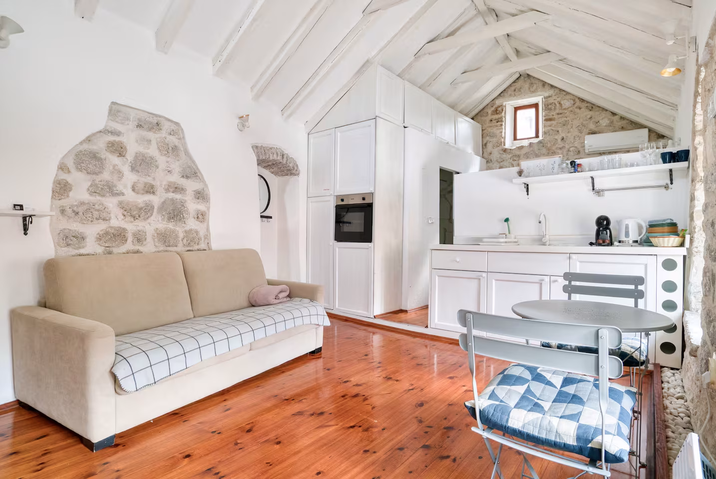 Greta accommodation in Kotor Old Town – photo 9