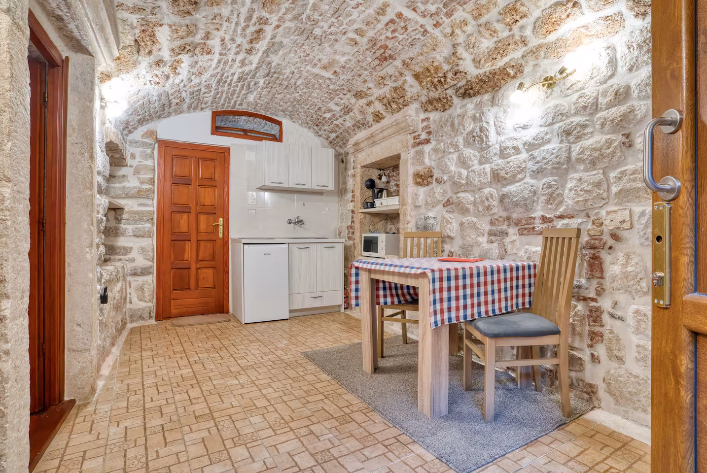 Candra accommodation in Kotor Old Town – photo 10