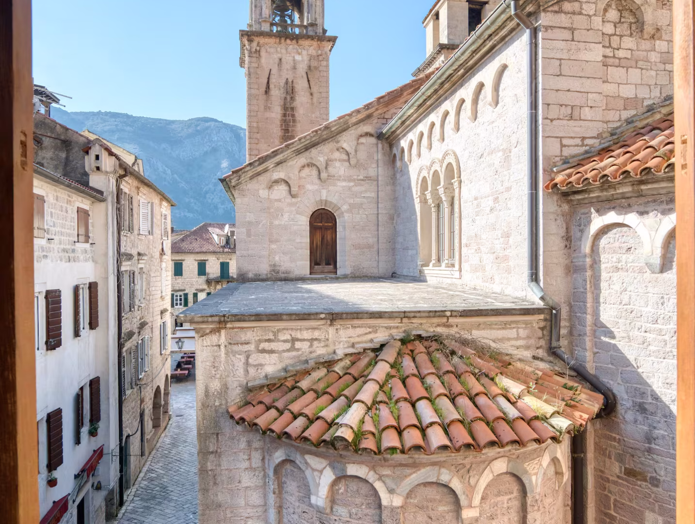 Yang accommodation in Kotor Old Town – photo 10