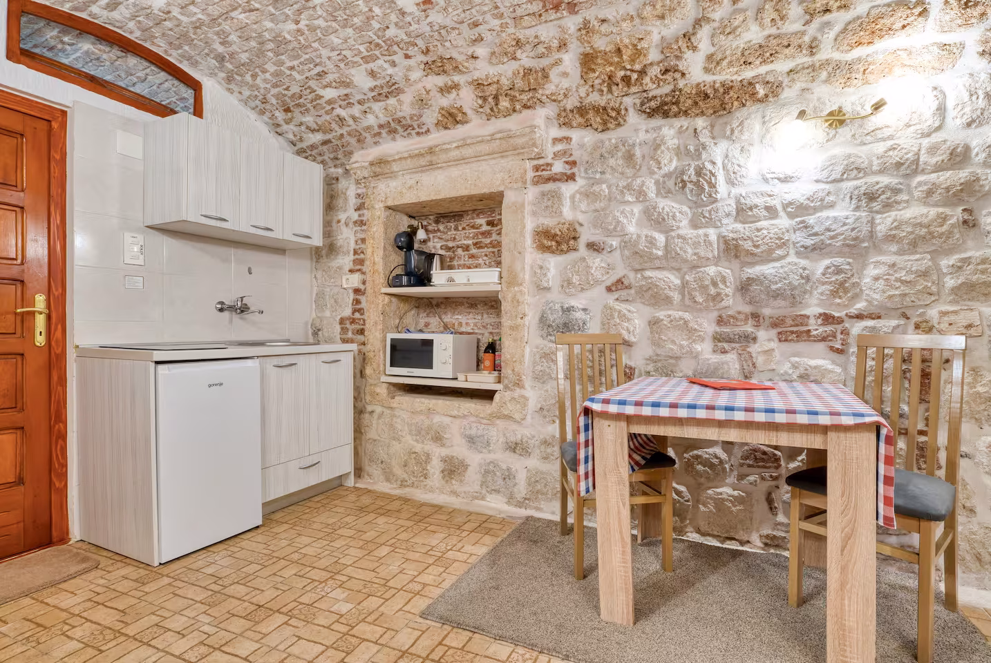 Candra accommodation in Kotor Old Town – photo 11