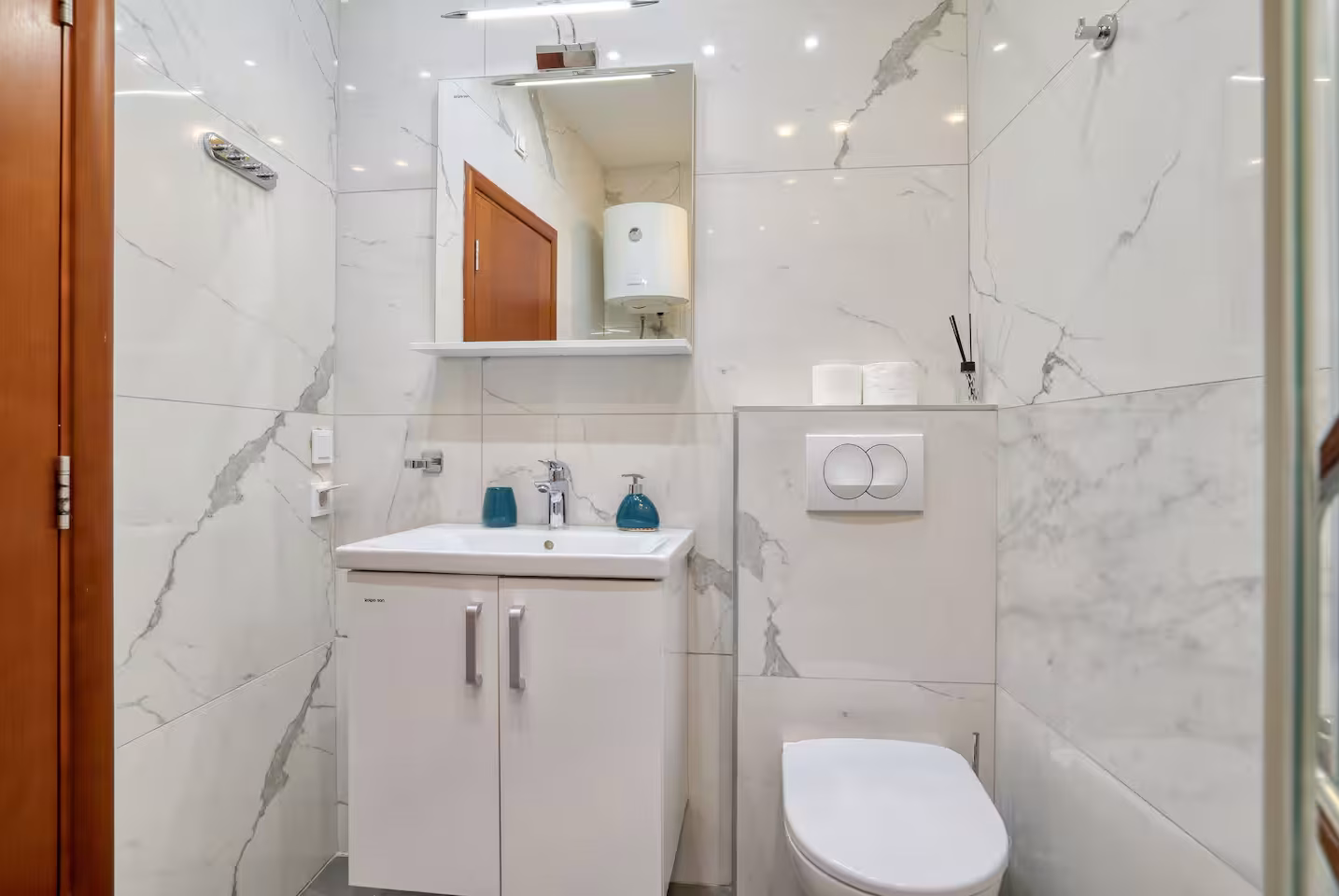 Nomos accommodation in Kotor Old Town – photo 12