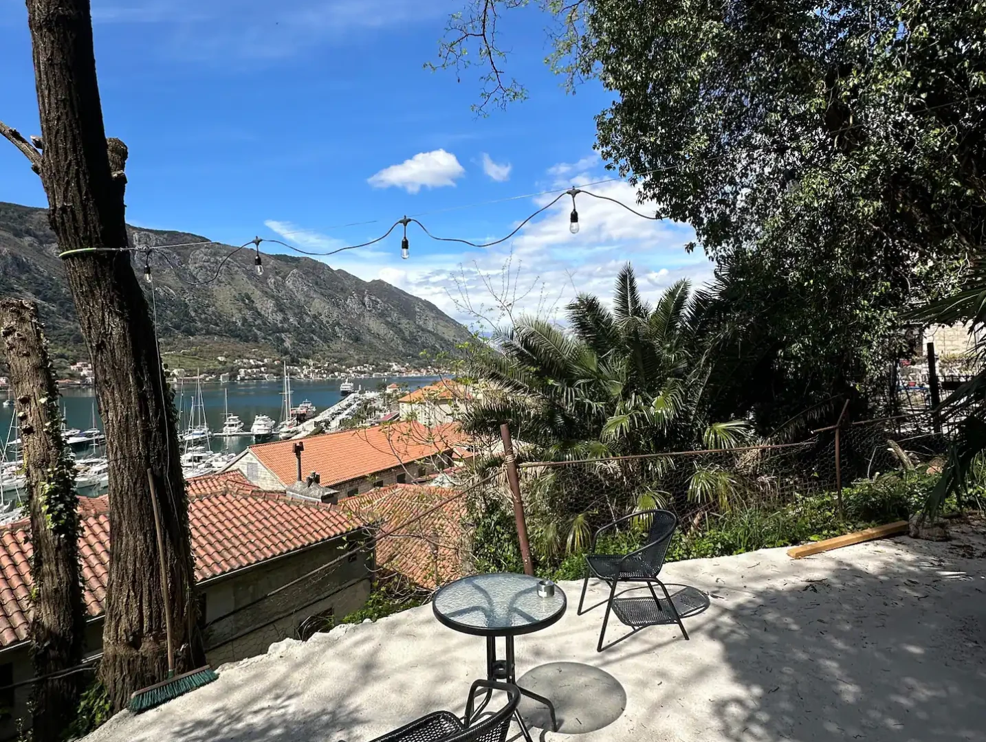 Arch accommodation in Kotor Old Town – photo 13