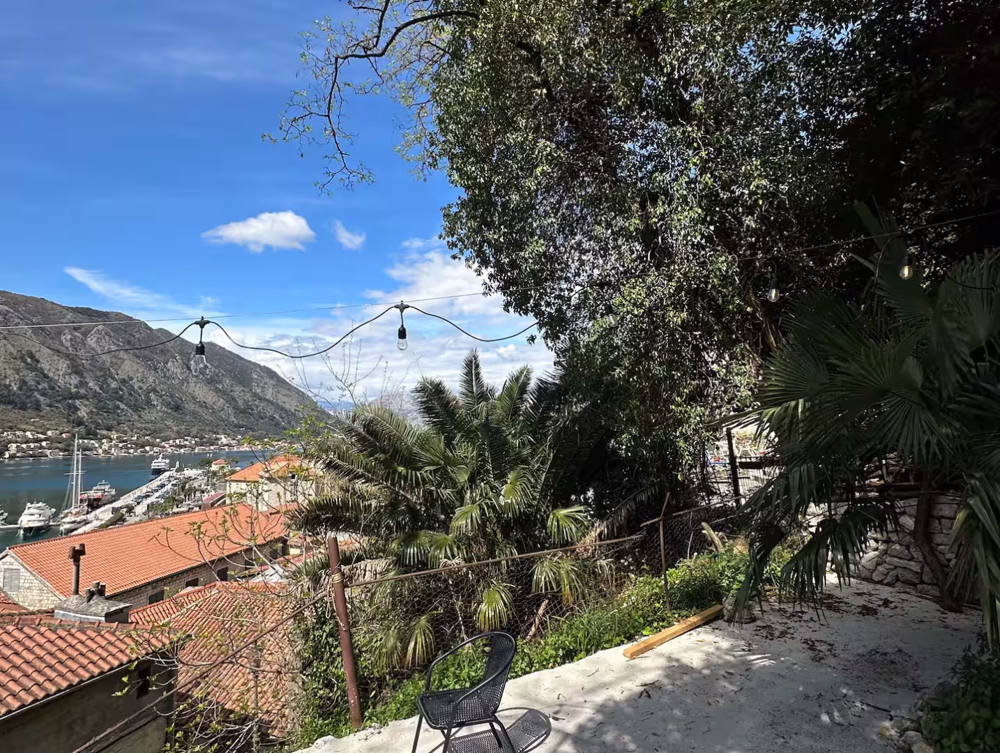 Arch accommodation in Kotor Old Town – photo 14