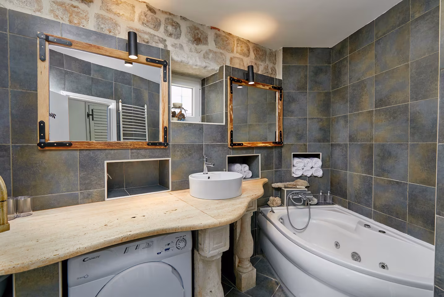 Aspida accommodation in Kotor Old Town – photo 23
