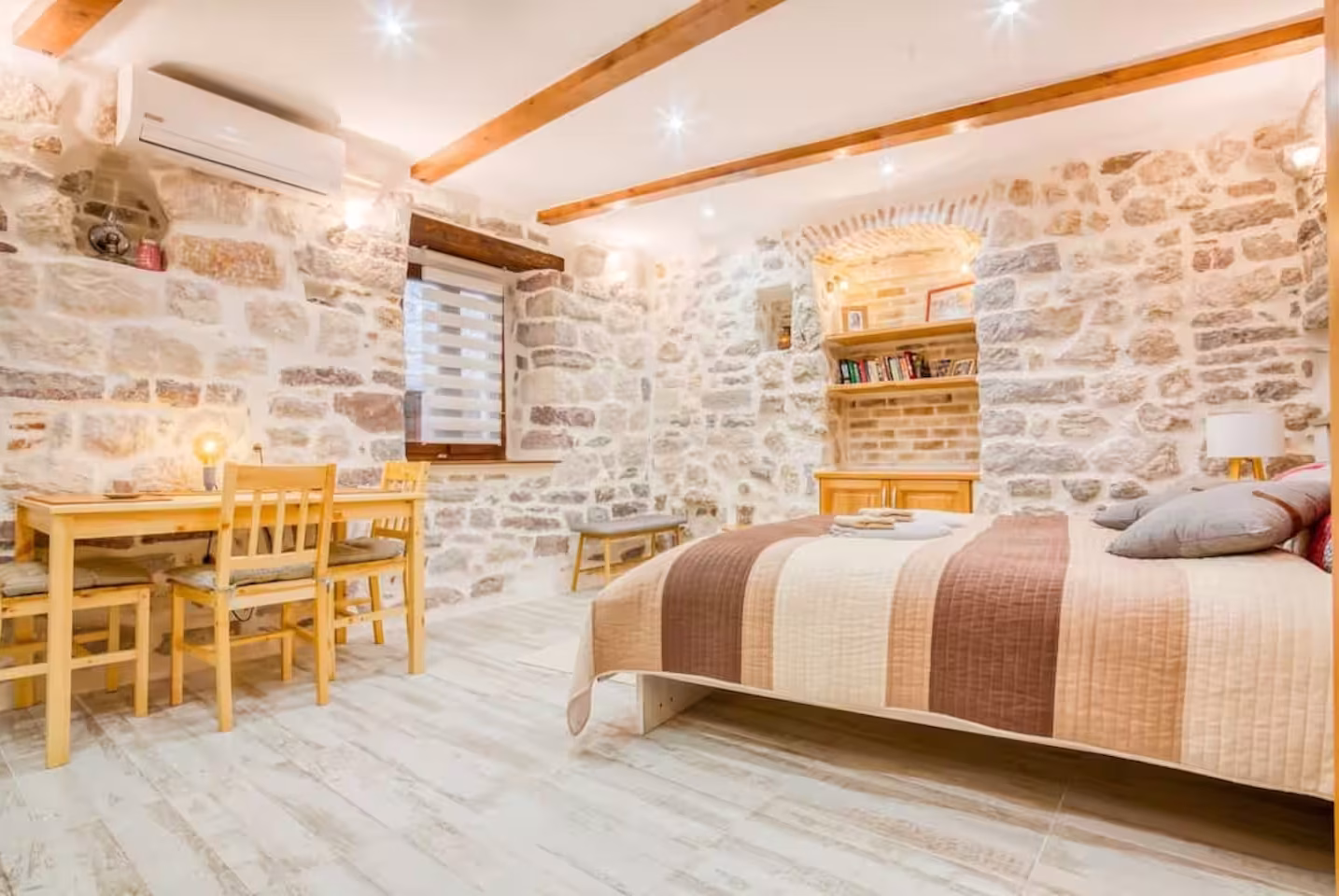 Bagus Dua accommodation in Kotor Old Town – photo 25