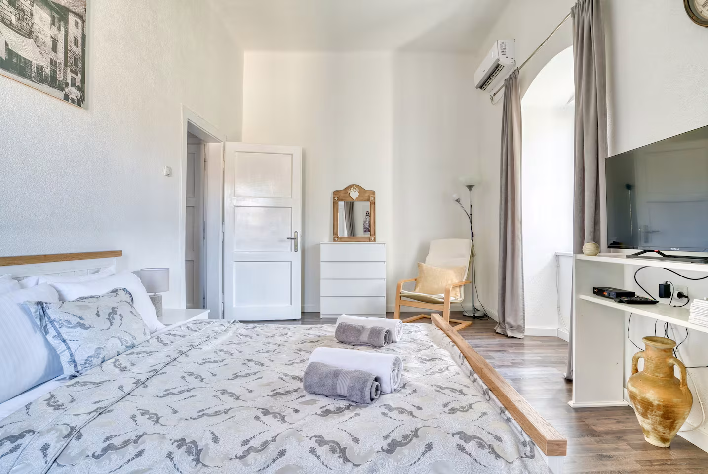 White Lily accommodation in Kotor Old Town – photo 26
