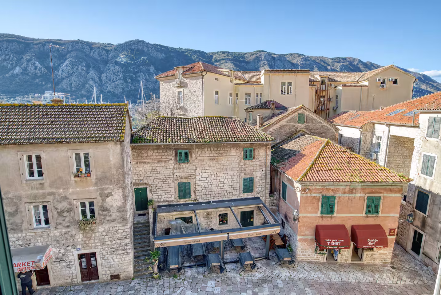 Artemis & Apollo Umbrella accommodation in Kotor Old Town – photo 28