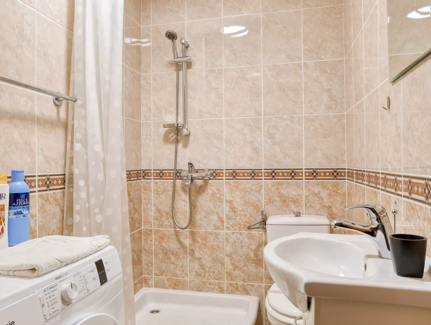Yang accommodation in Kotor Old Town – photo 32