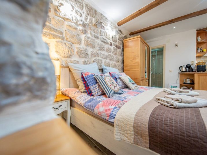Raksasa accommodation in Kotor Old Town – photo 36