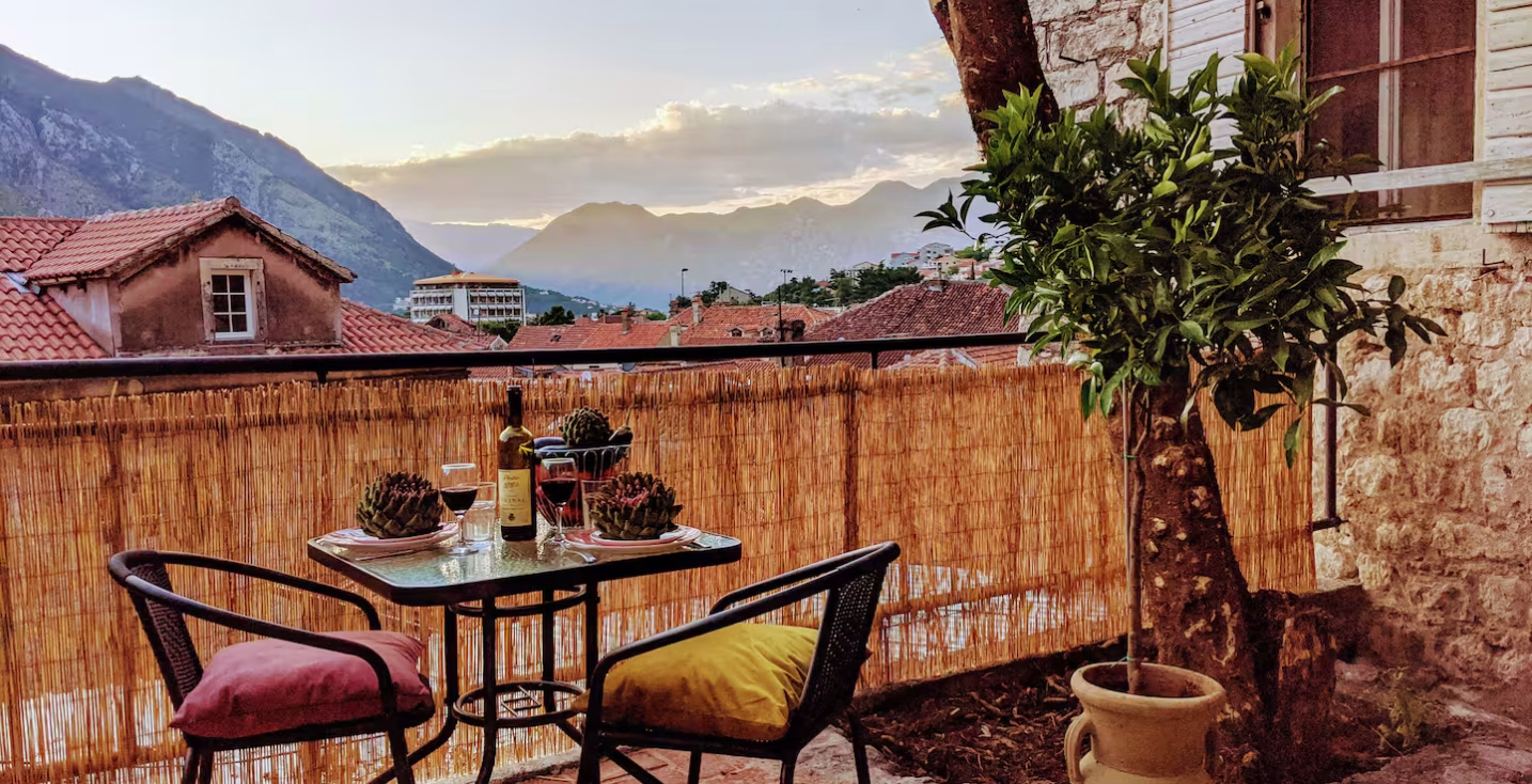Garden accommodation in Kotor Old Town – photo 44