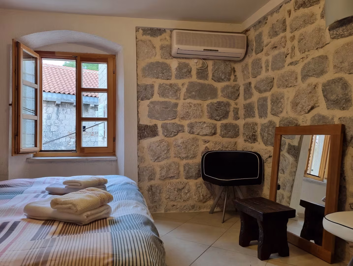 Angkasa accommodation in Kotor Old Town – photo 53