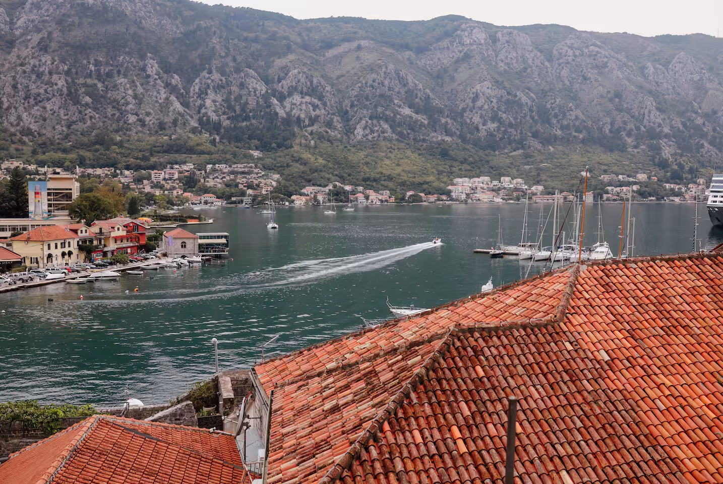 Angkasa accommodation in Kotor Old Town – photo 66