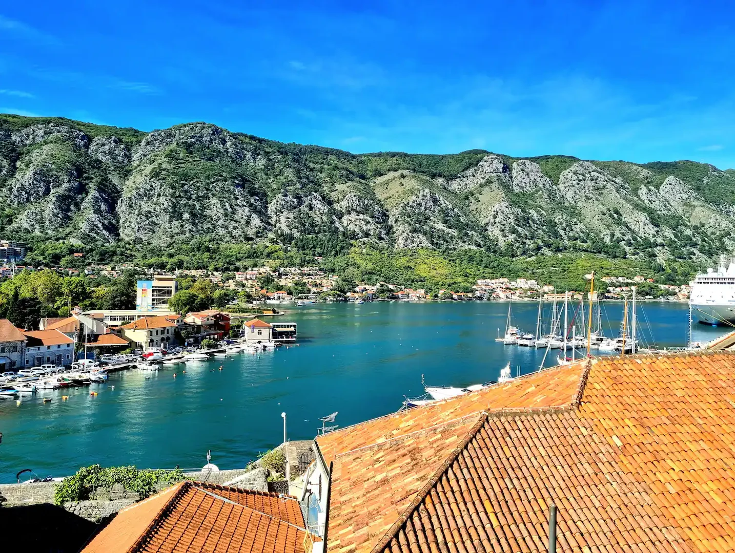 Angkasa accommodation in Kotor Old Town – photo 68