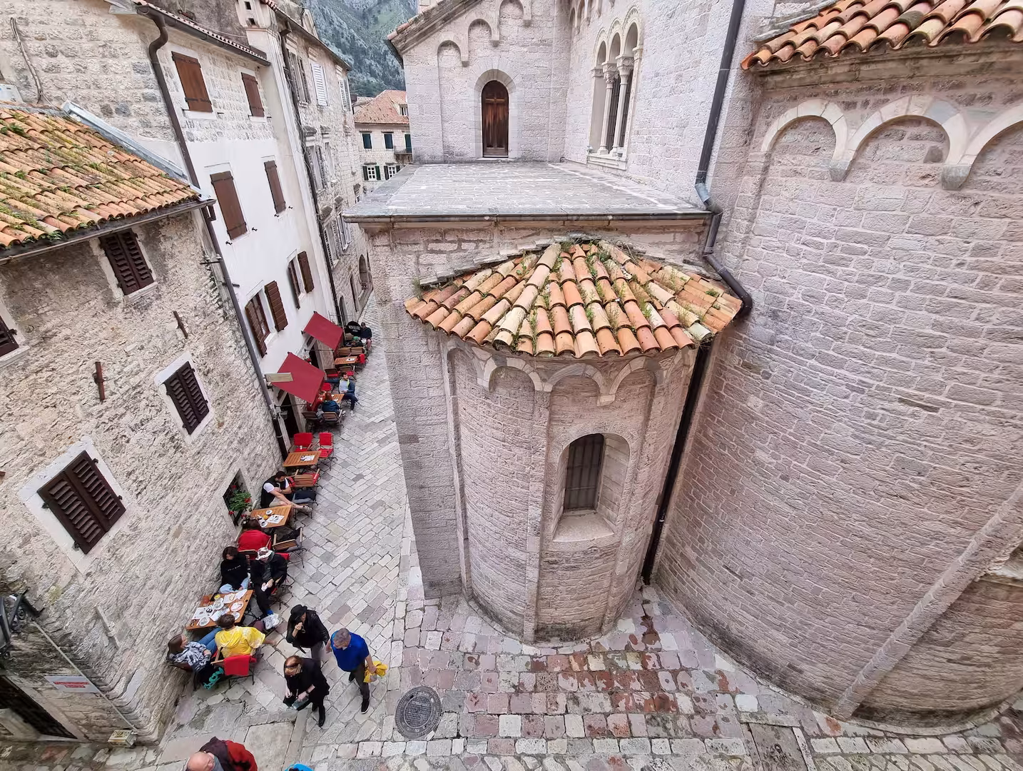 Ying & Yang Umbrella accommodation in Kotor Old Town – photo 69