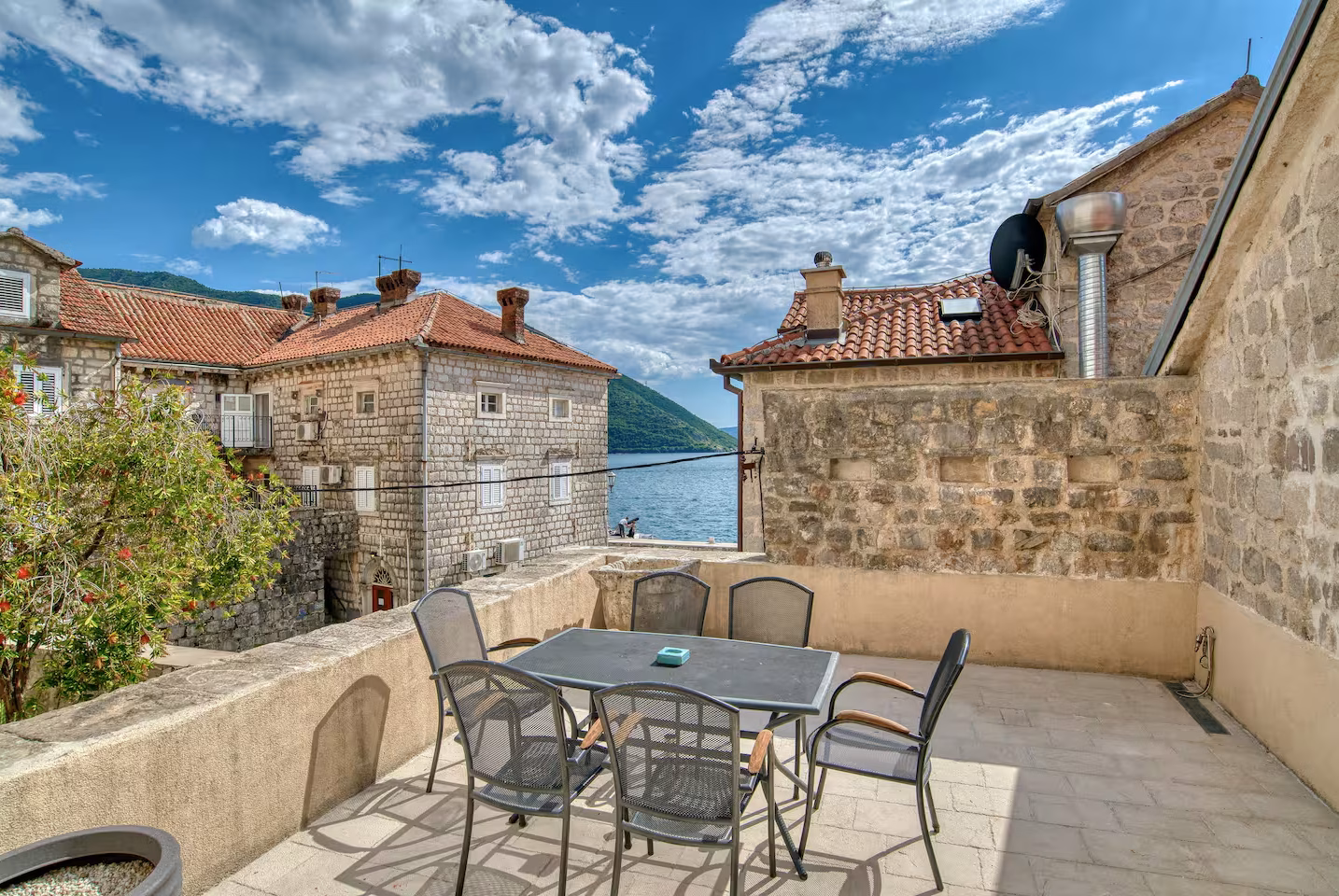 Siena accommodation in Perast – photo 1