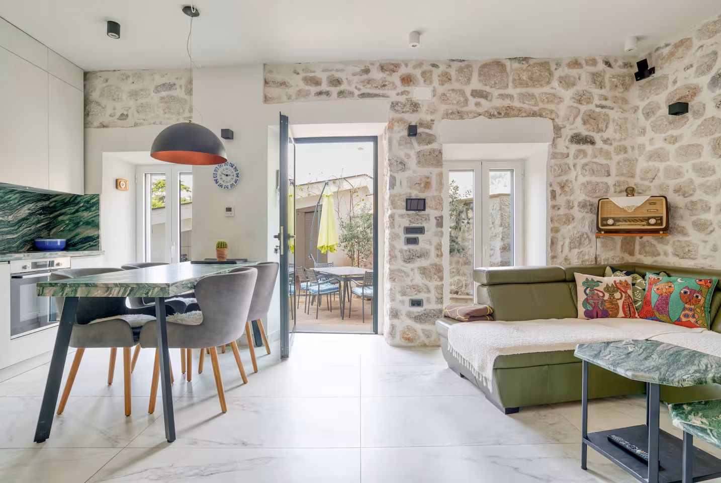 Camelot accommodation in Kotor – photo 12