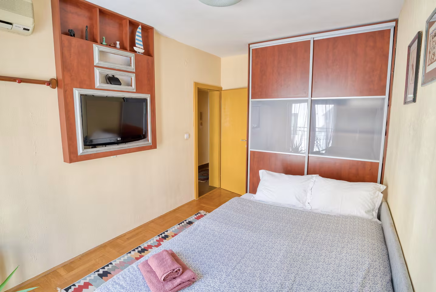 Traveler accommodation in Kotor – photo 48