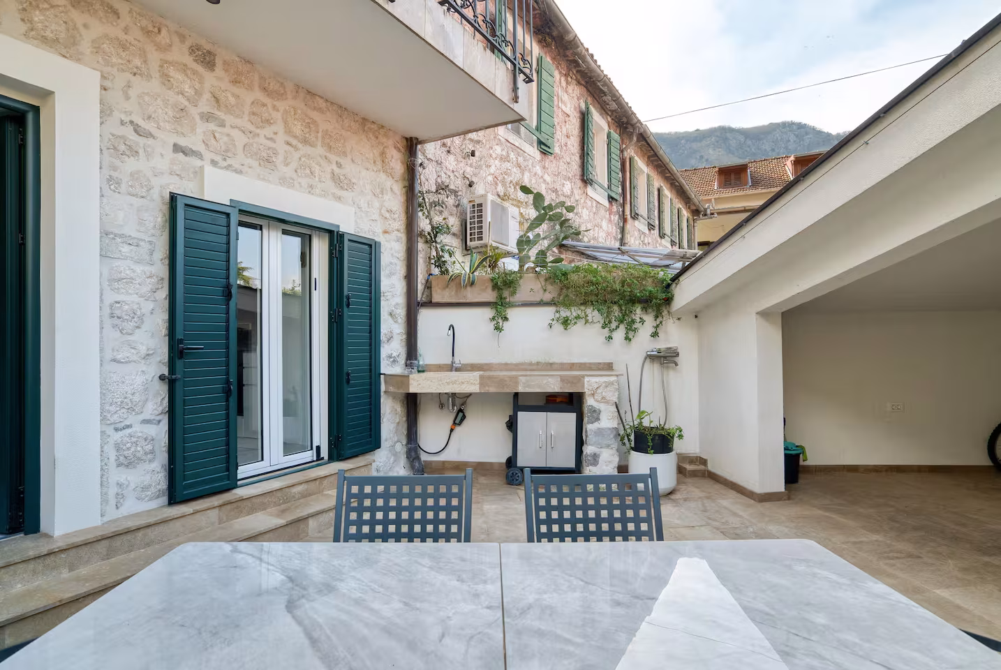 Camelot accommodation in Kotor – photo 77