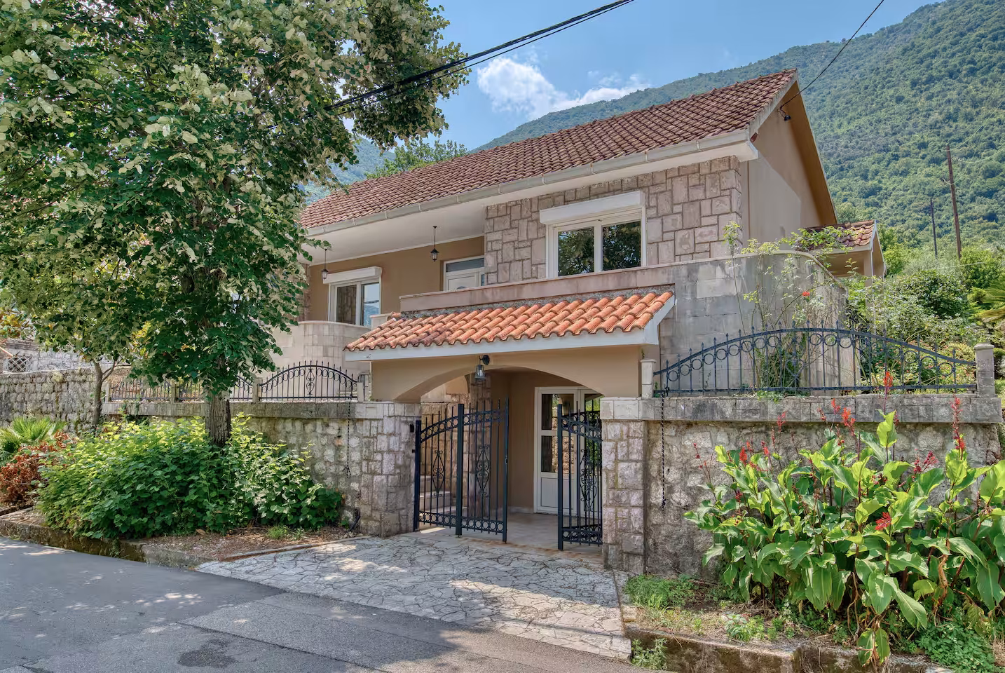 Stolivood accommodation in Stoliv, Bay of Kotor – photo 90