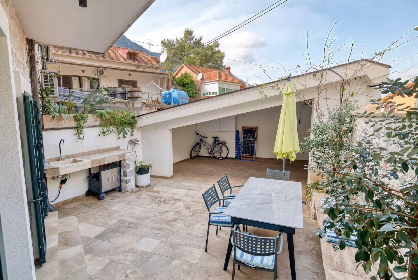 Camelot accommodation in Kotor – photo 96